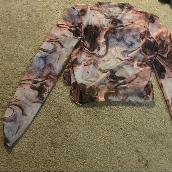 Shein marble top - Picture 2 of 2